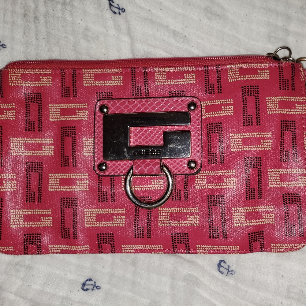 Guess wristlet in pink